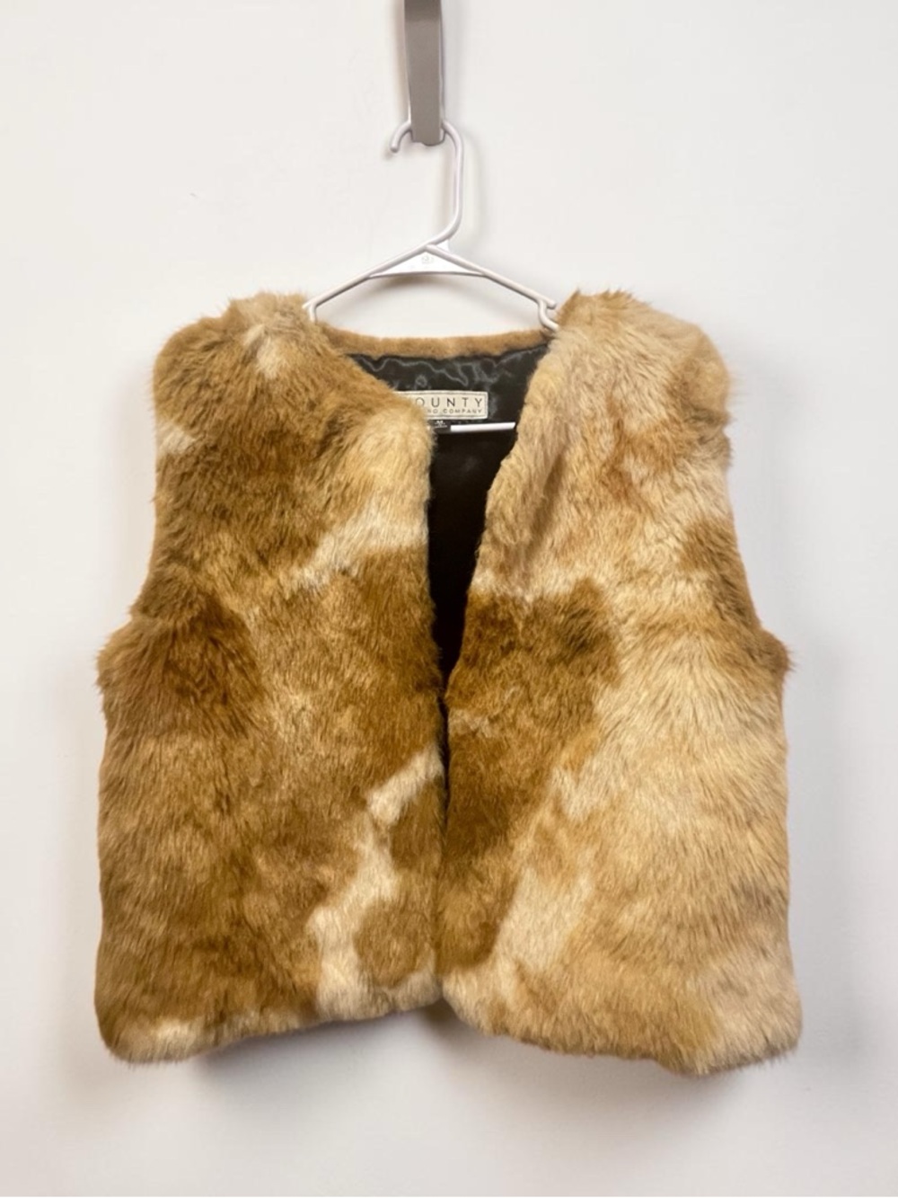 County Clothing Western Maximalist Faux Fur Vest Cream Brown with pockets Size M